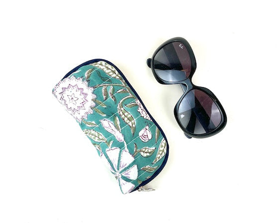 etui lunettes de soleil vert