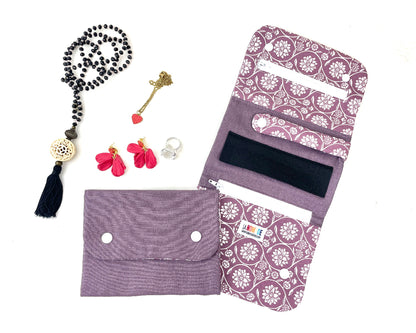 Trousse_a_bijoux_plate_compartimentee_aubergine