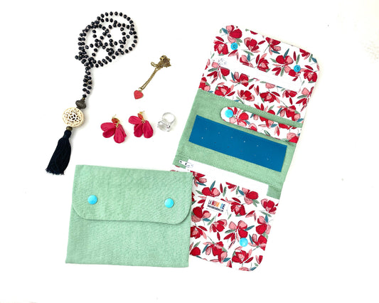 Trousse_a_bijoux_plate_compartimentee_verte