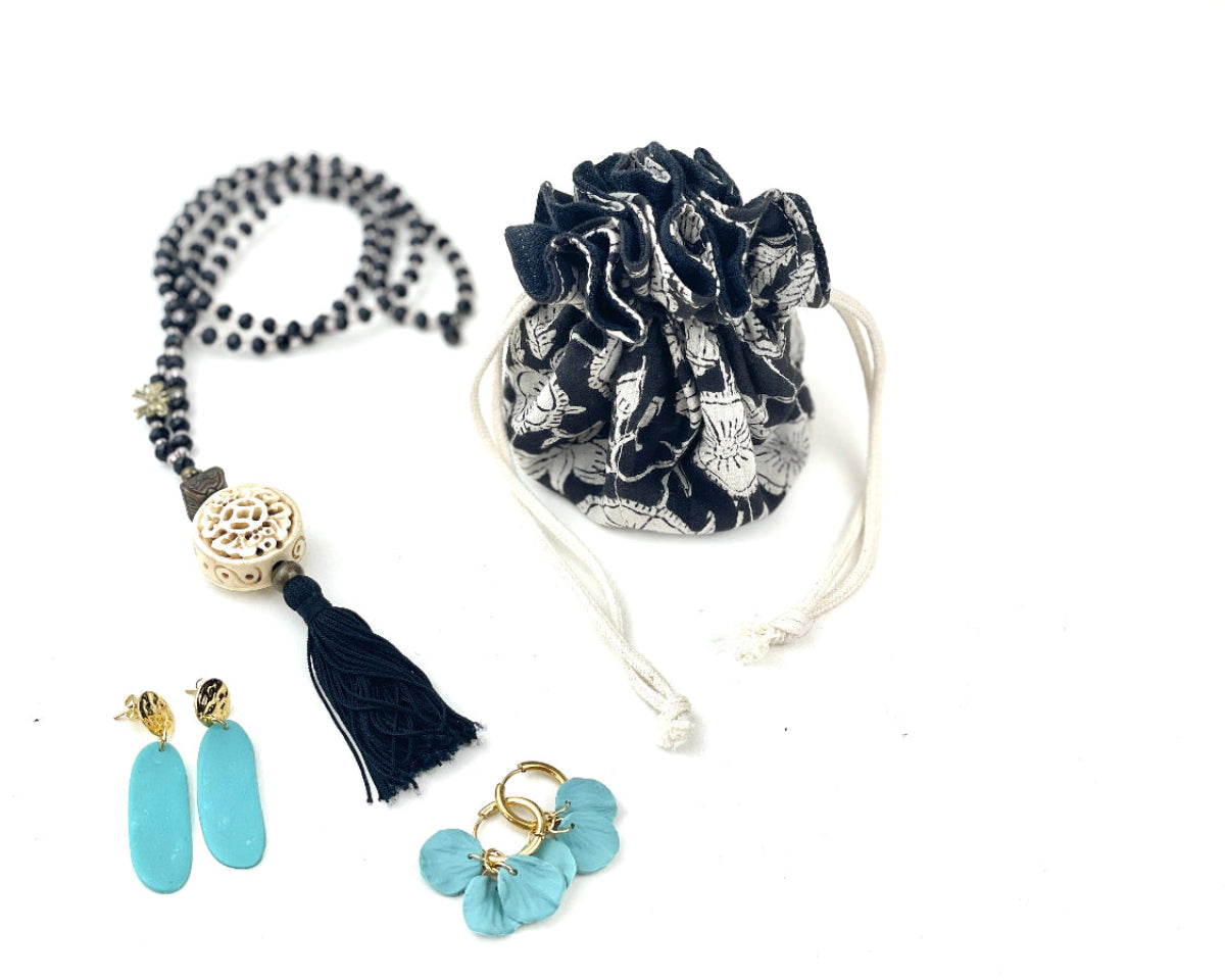 aumoniere_a_bijoux_la_nomade_noire